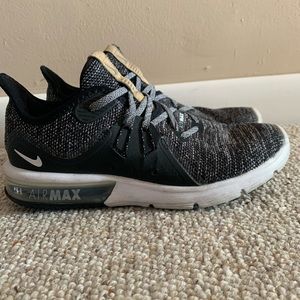 Nike Air Max Women’s Sneakers